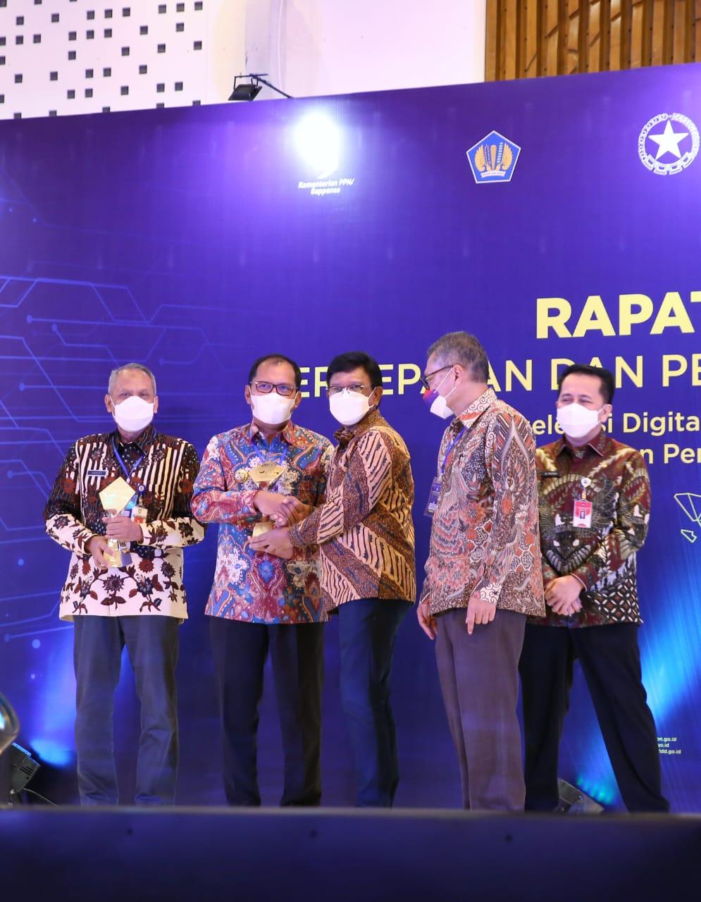 Makassar Raih Penghargaan Sebagai TP2DD Kota Terbaik Wilayah I Indonesia Timur